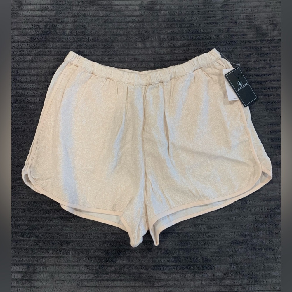 Volcom Shorts size Medium